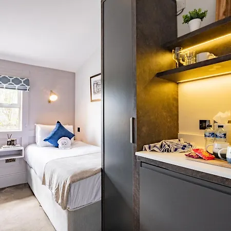 Modern Suite- Wifi, Tv&comfort-first Floor *
