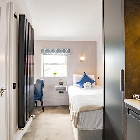 Modern Suite- Wifi, Tv&comfort-first Floor *