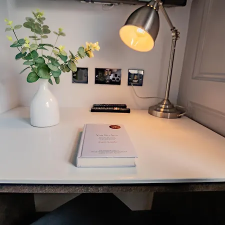 Modern Suite- Wifi, Tv&comfort-first Floor Dublin