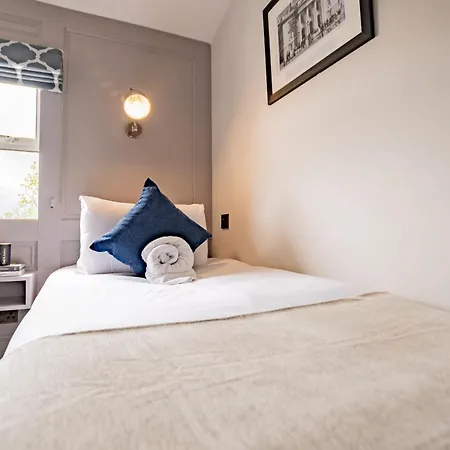 Modern Suite- Wifi, Tv&comfort-first Floor