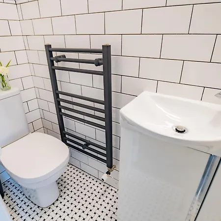 Modern Suite- Wifi, Tv&comfort-first Floor Dublin