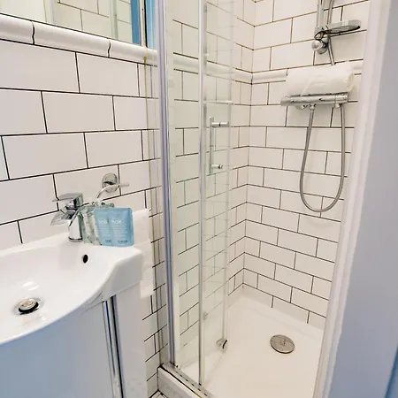 Modern Suite- Wifi, Tv&comfort-first Floor *